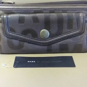 MARC BY MARC JACOBS ZIP CLUTCH
